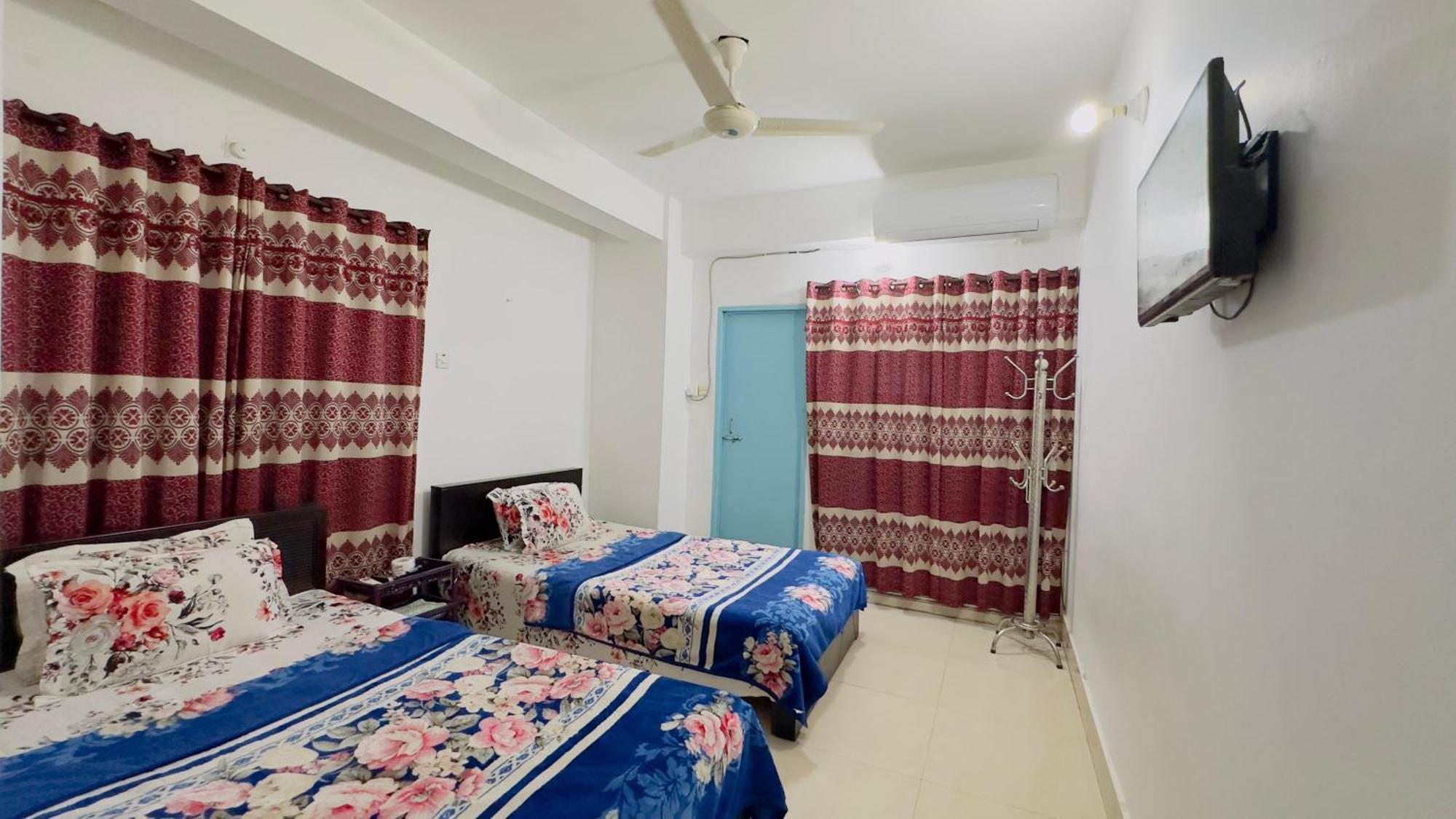 Mohammadia Restaurant & Guest House Near United Hospital ダッカ エクステリア 写真