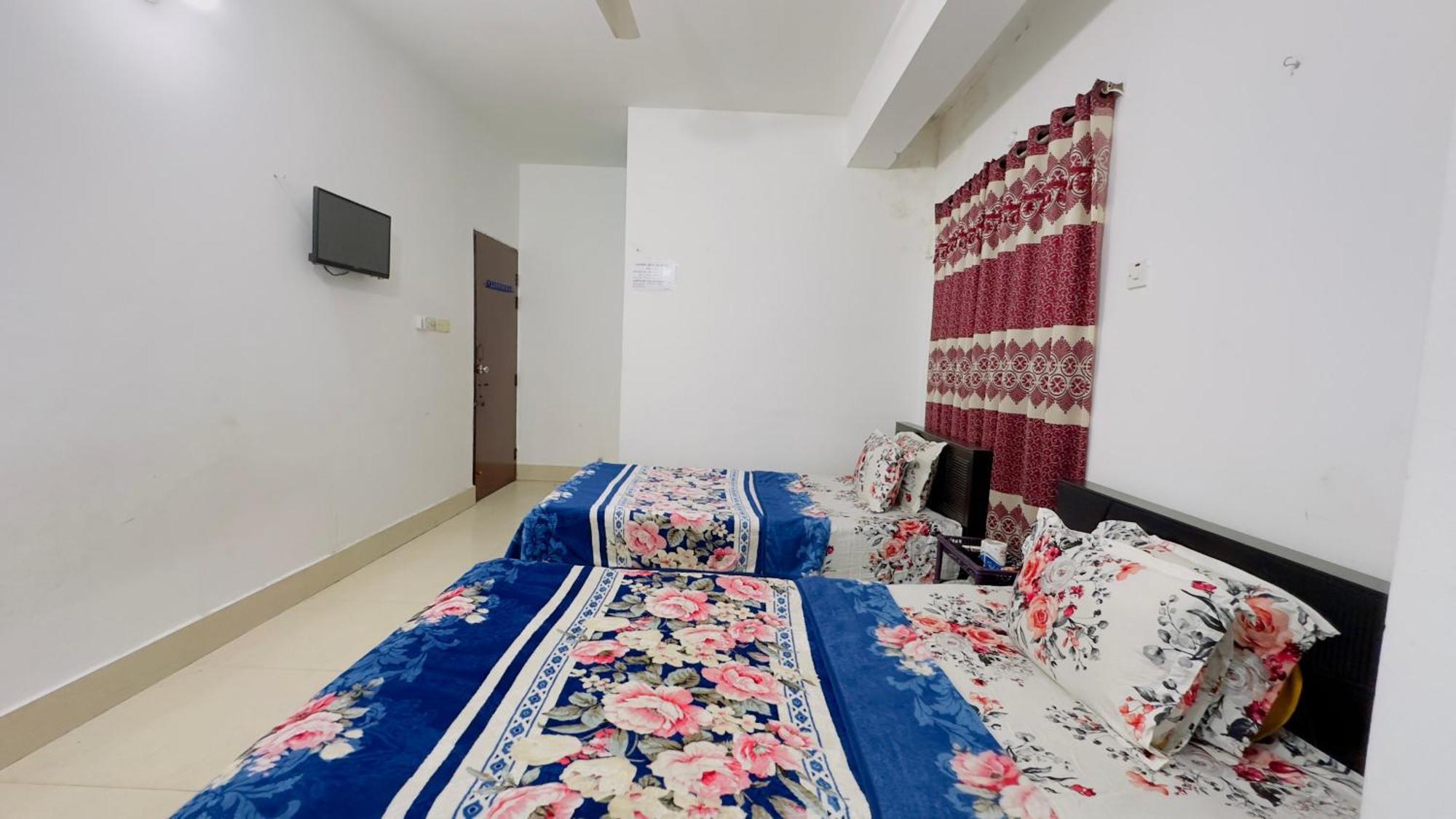 Mohammadia Restaurant & Guest House Near United Hospital ダッカ エクステリア 写真