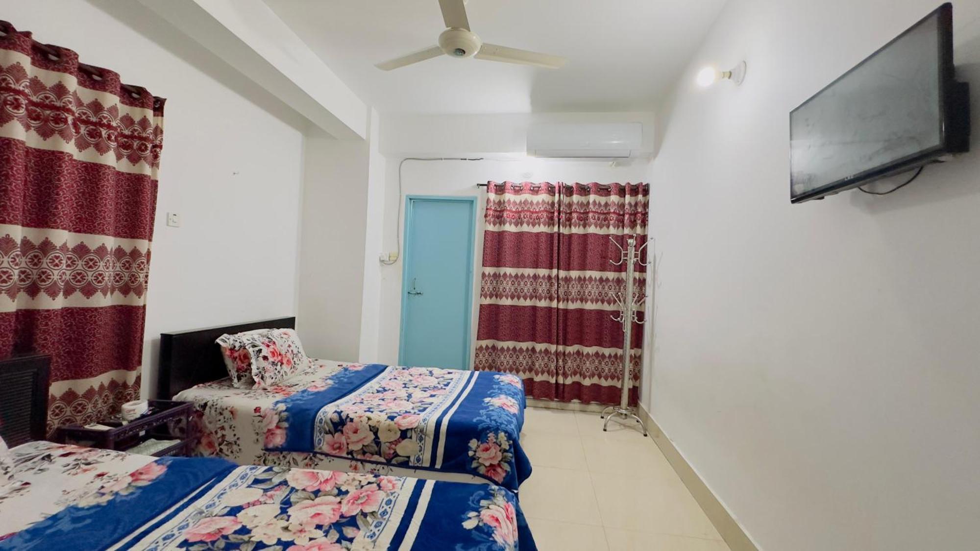 Mohammadia Restaurant & Guest House Near United Hospital ダッカ エクステリア 写真