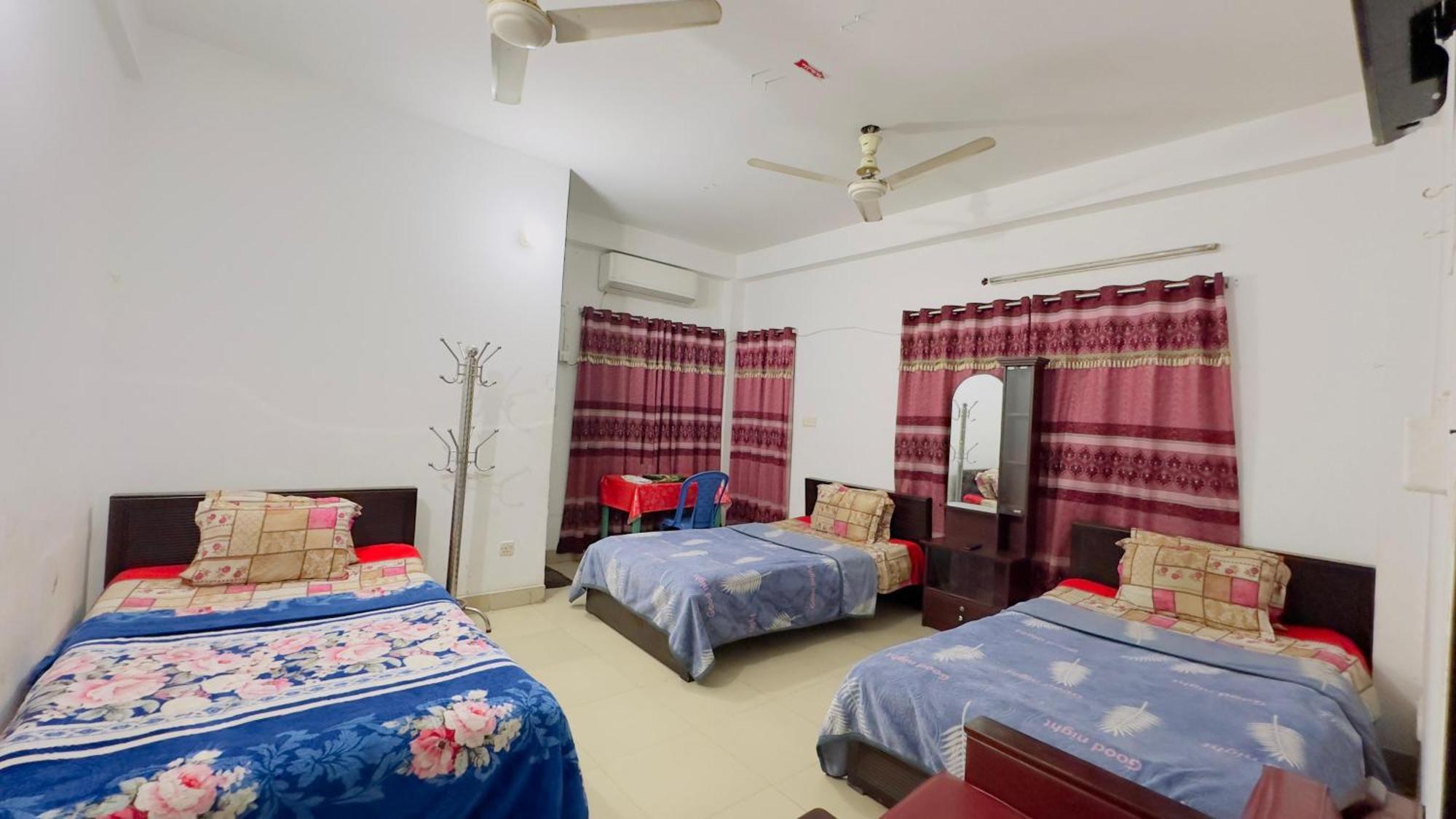 Mohammadia Restaurant & Guest House Near United Hospital ダッカ エクステリア 写真
