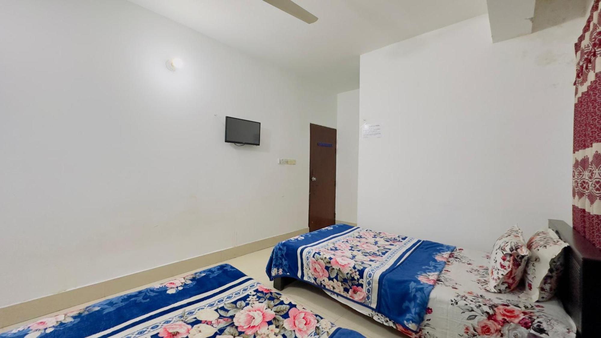 Mohammadia Restaurant & Guest House Near United Hospital ダッカ エクステリア 写真