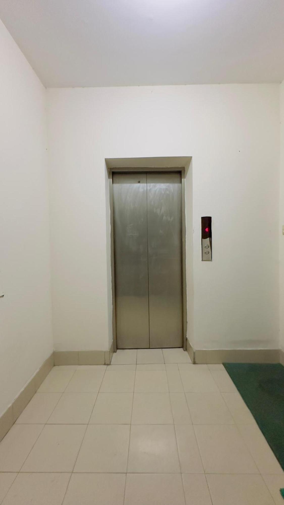 Mohammadia Restaurant & Guest House Near United Hospital ダッカ エクステリア 写真